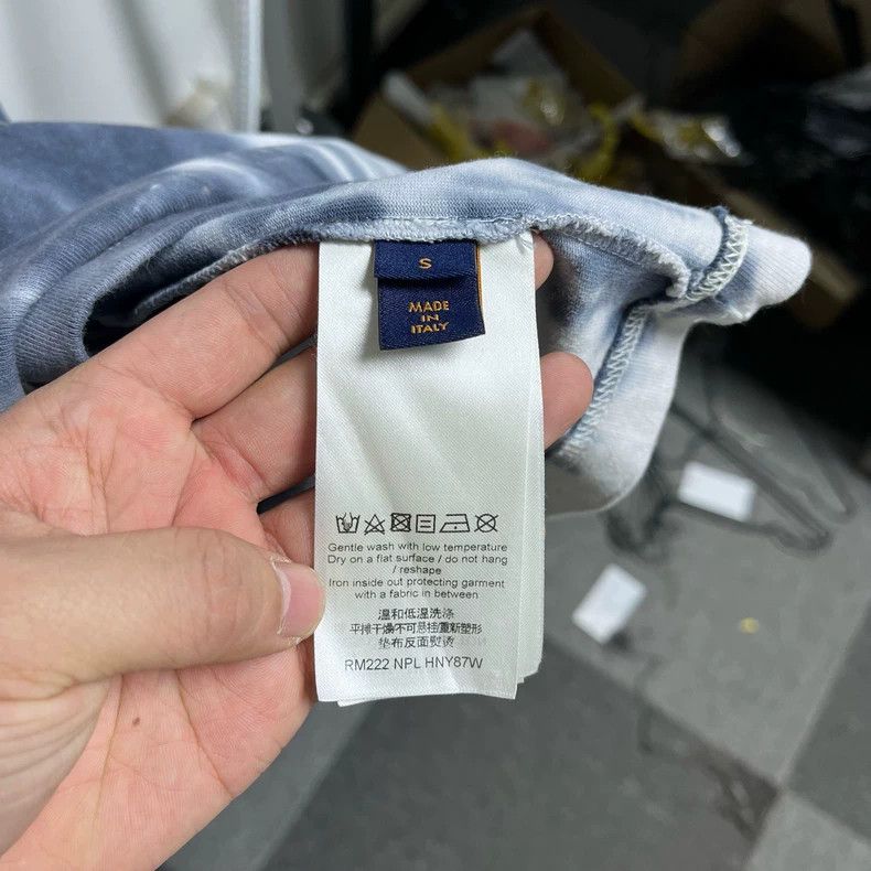 Louis Vuitton Louis Vuitton Tie-dyed short sleeves 2504-Nextarrow Size US S / EU 44-46 / 1 - 4 Thumbnail