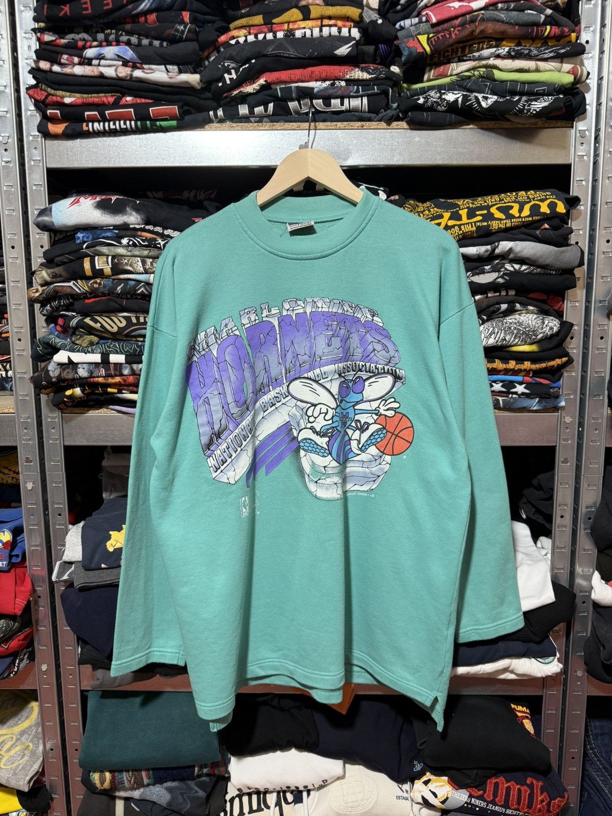 Vintage Vintage 90’s Charlotte Hornets NBA Magic Johnson Sweatshirt Size US XXL / EU 58 / 5 - 1 Thumbnail