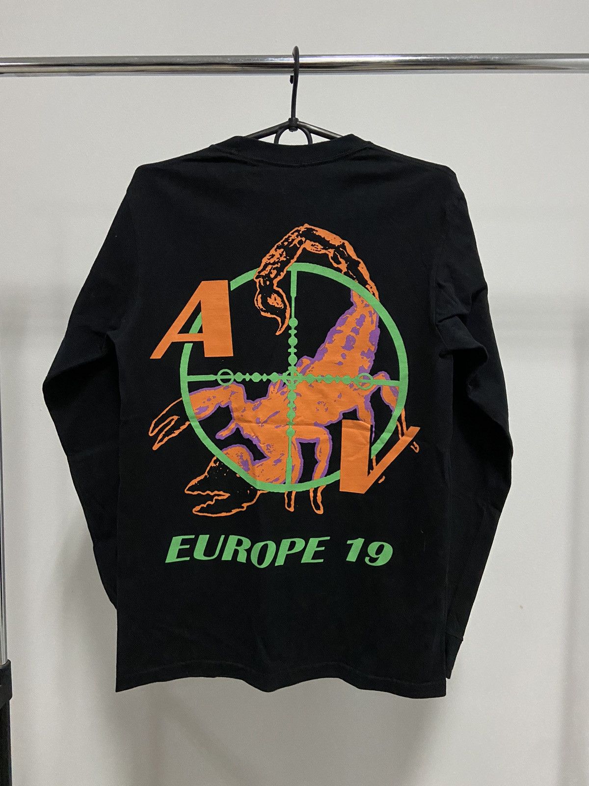 Drake × Rap Tees × Vintage Drake assassination vacation big logo scorpion 🦂 longsleeve Size US S / EU 44-46 / 1 - 4 Thumbnail