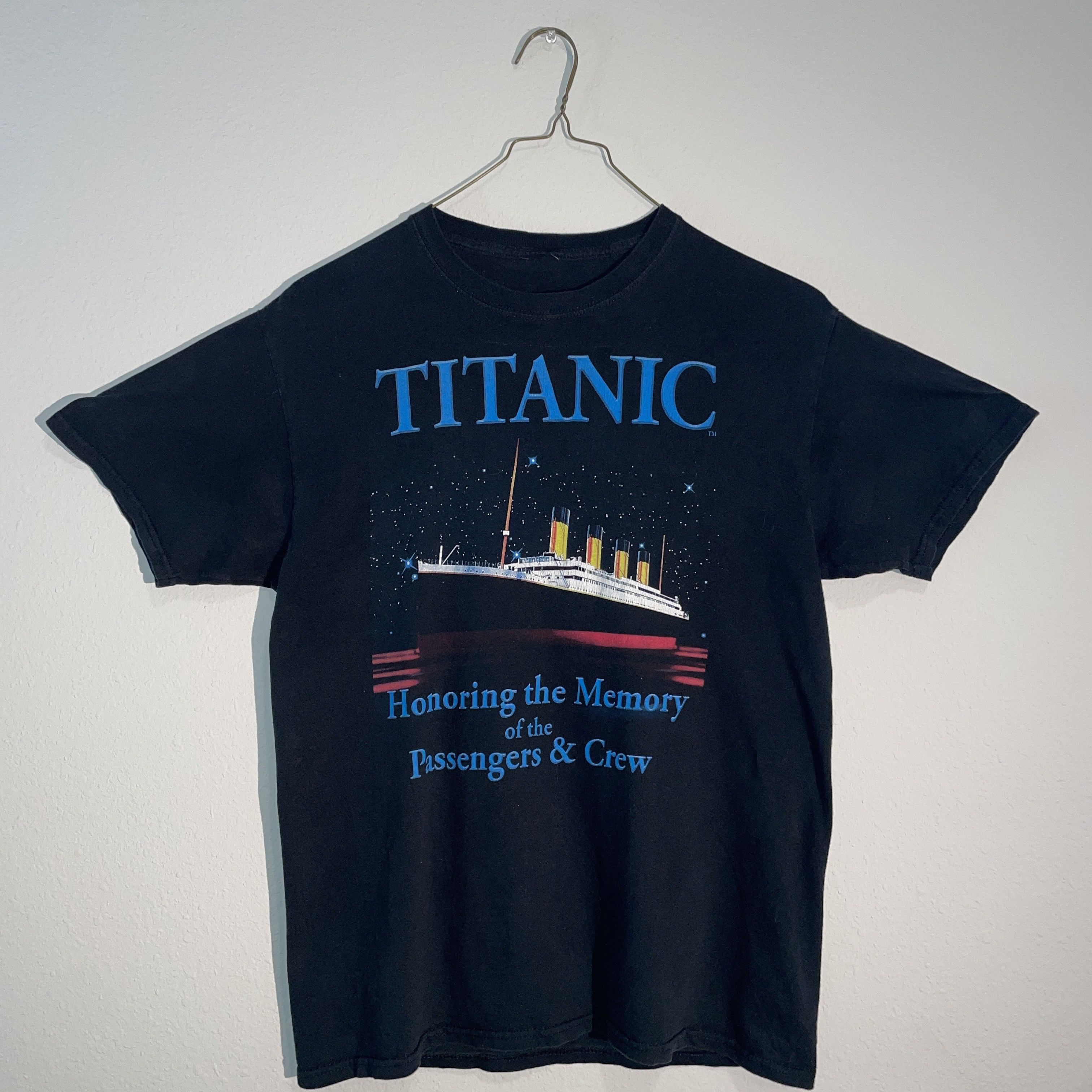 Other Vintage Titanic RIP shirt Medium Size US M / EU 48-50 / 2 - 1 Thumbnail