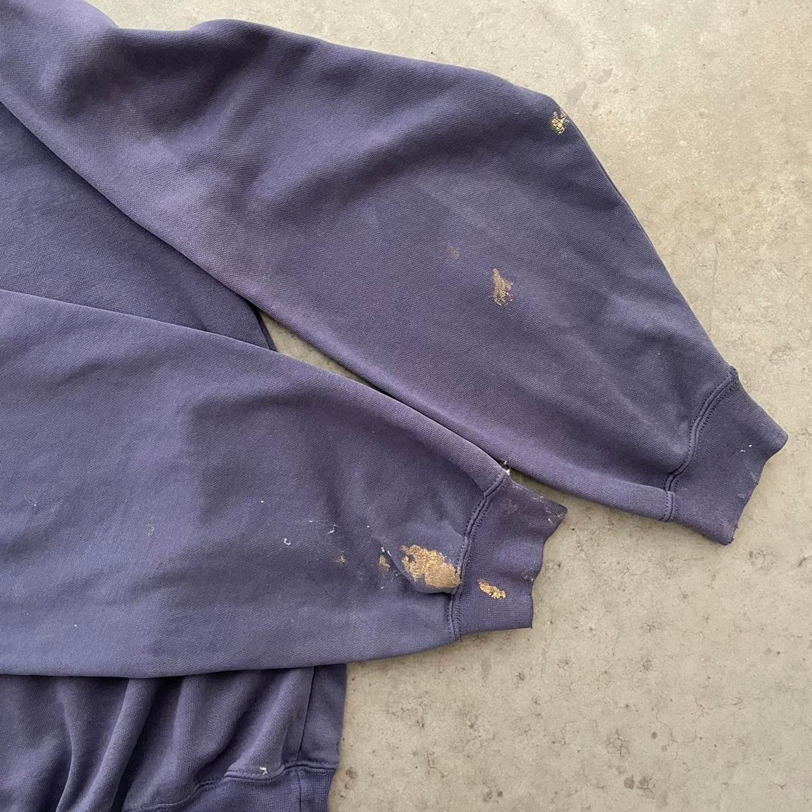Carhartt Vintage Carhartt Distressed Navy Sweatshirt Size US L / EU 52-54 / 3 - 4 Thumbnail