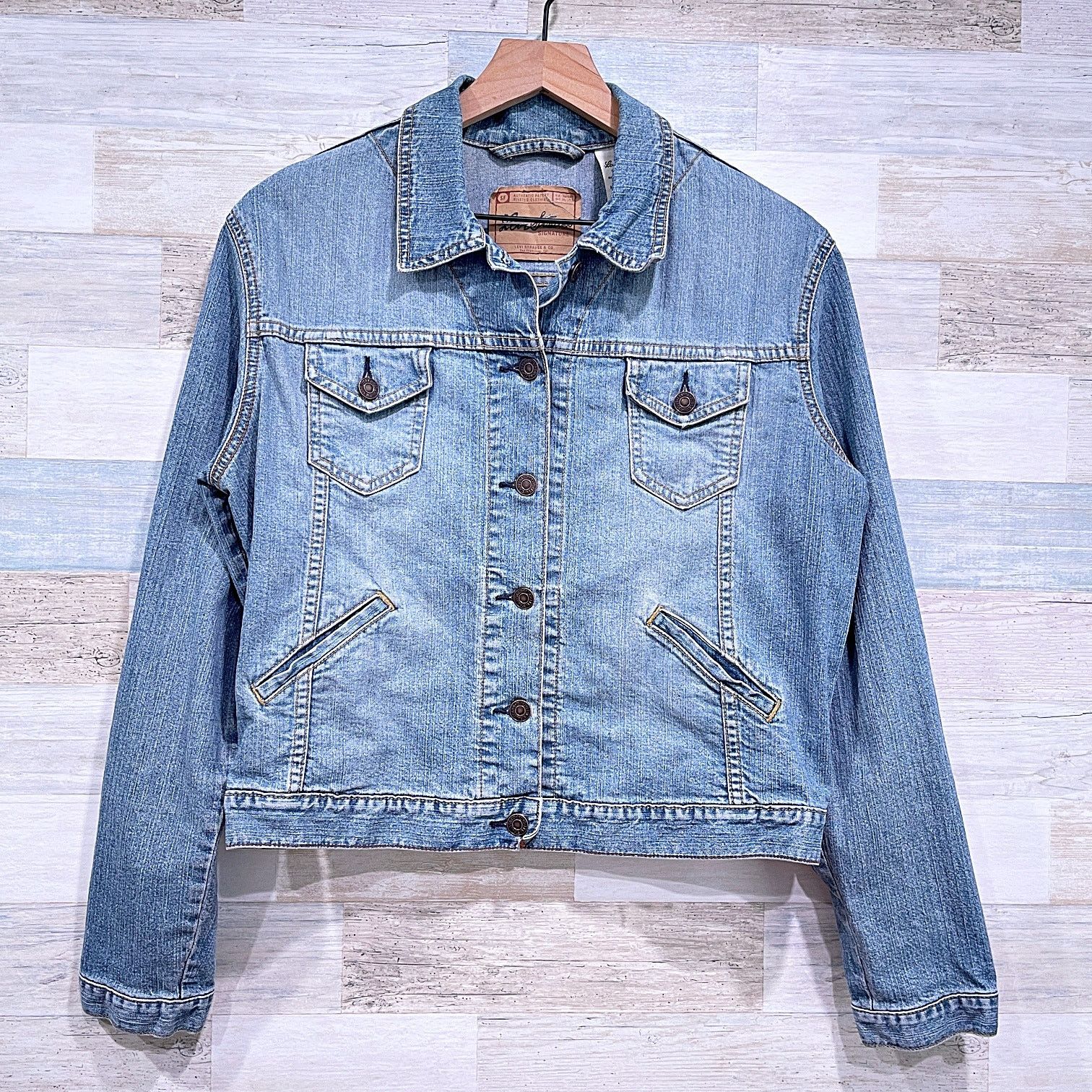 Levi's × The Rolling Stones Levis Rolling Stones Vintage 90 Denim Trucker Jacket Women M Size M / US 6-8 / IT 42-44 - 2 Thumbnail
