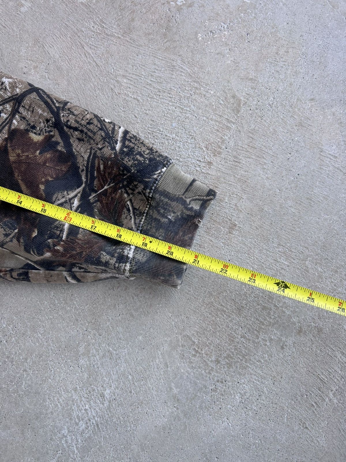 Other Vintage Essential Distressed RealTree Spell-out Hoodie Size US L / EU 52-54 / 3 - 9 Thumbnail