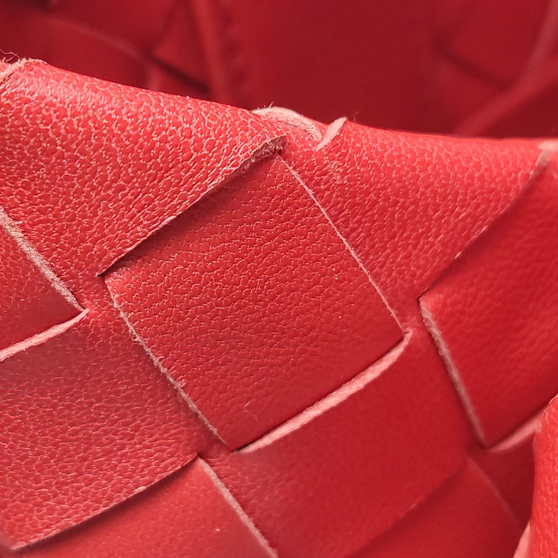 Bottega Veneta Bottega Veneta Red Intrecciato Shoulder Bag. Size ONE SIZE - 8 Thumbnail