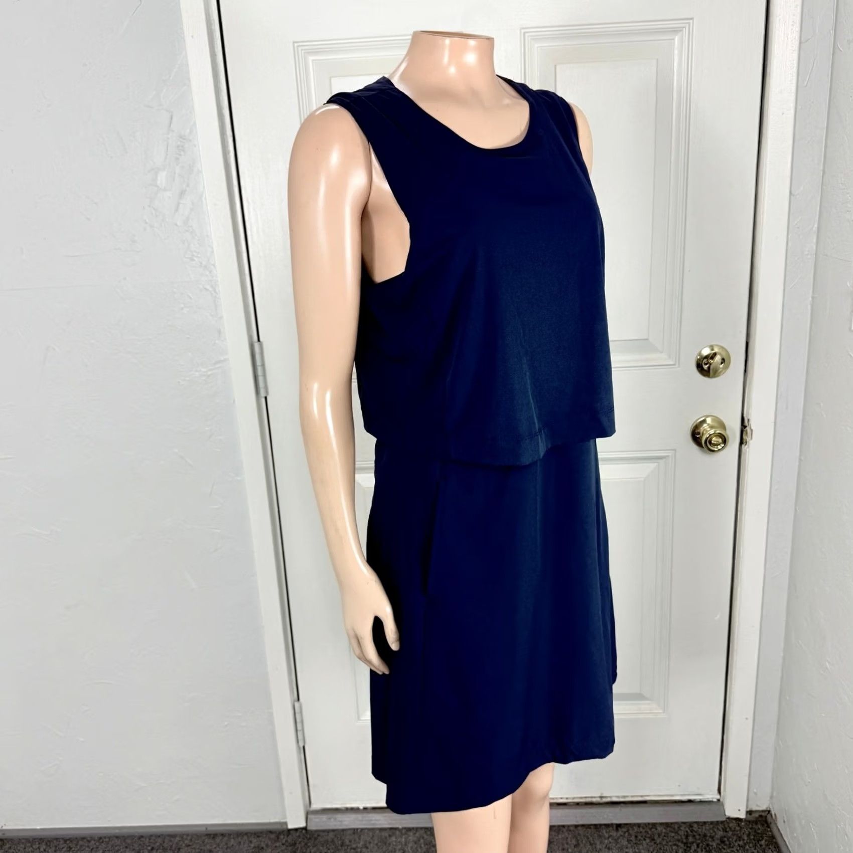 Nike Nike Sportswear Dress Women's Dress Sleeveless Small Polyester Knit Short Length Blue Logo Sheath Casual Pullover Crew Neck Stretch Vintage No Size S / US 4 / IT 40 - 4 Thumbnail
