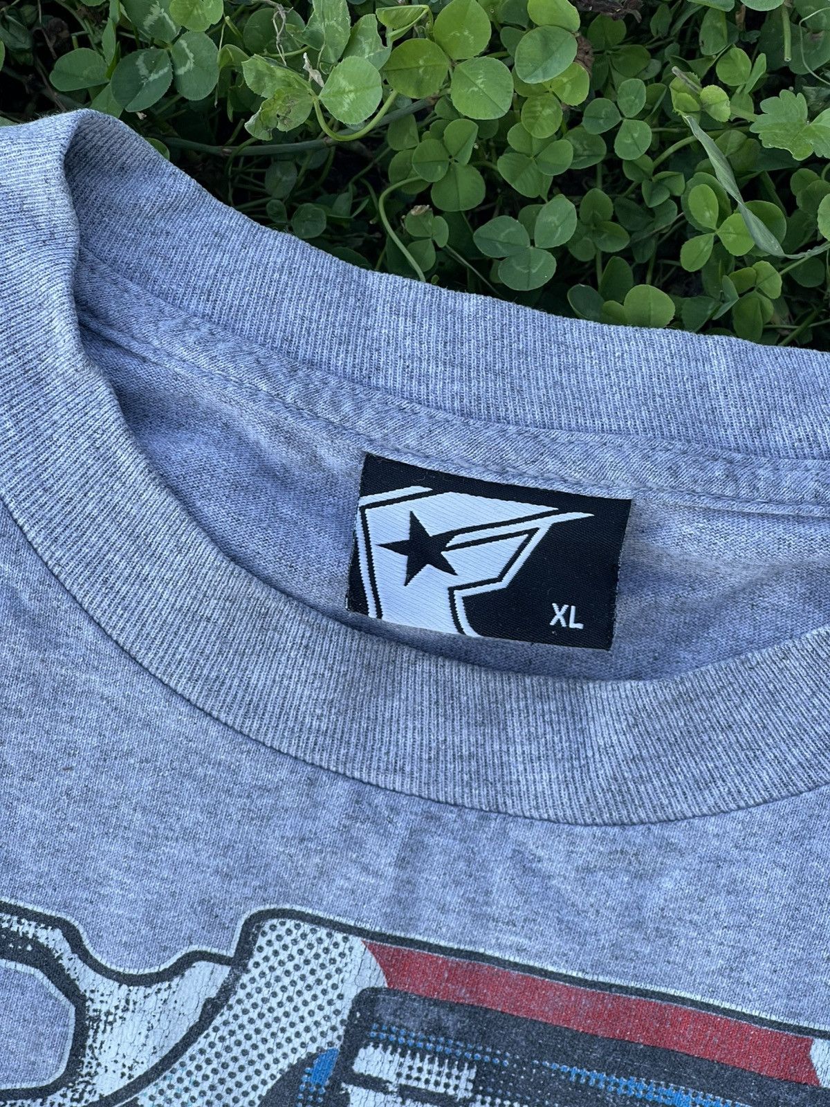 Famous Stars And Straps Famous Revolver flag rap tee Size US XL / EU 56 / 4 - 7 Thumbnail