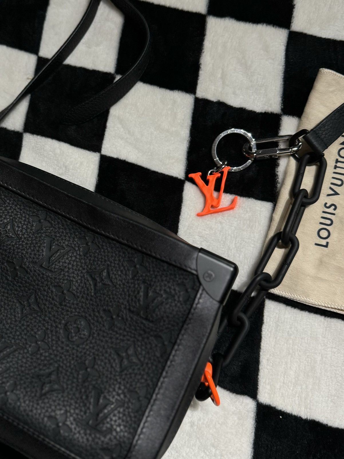 Louis Vuitton $736 VIRGIL ABLOH KEYCHAIN SOLAR RAY LV CARABINER CHARM Size ONE SIZE - 2 Thumbnail