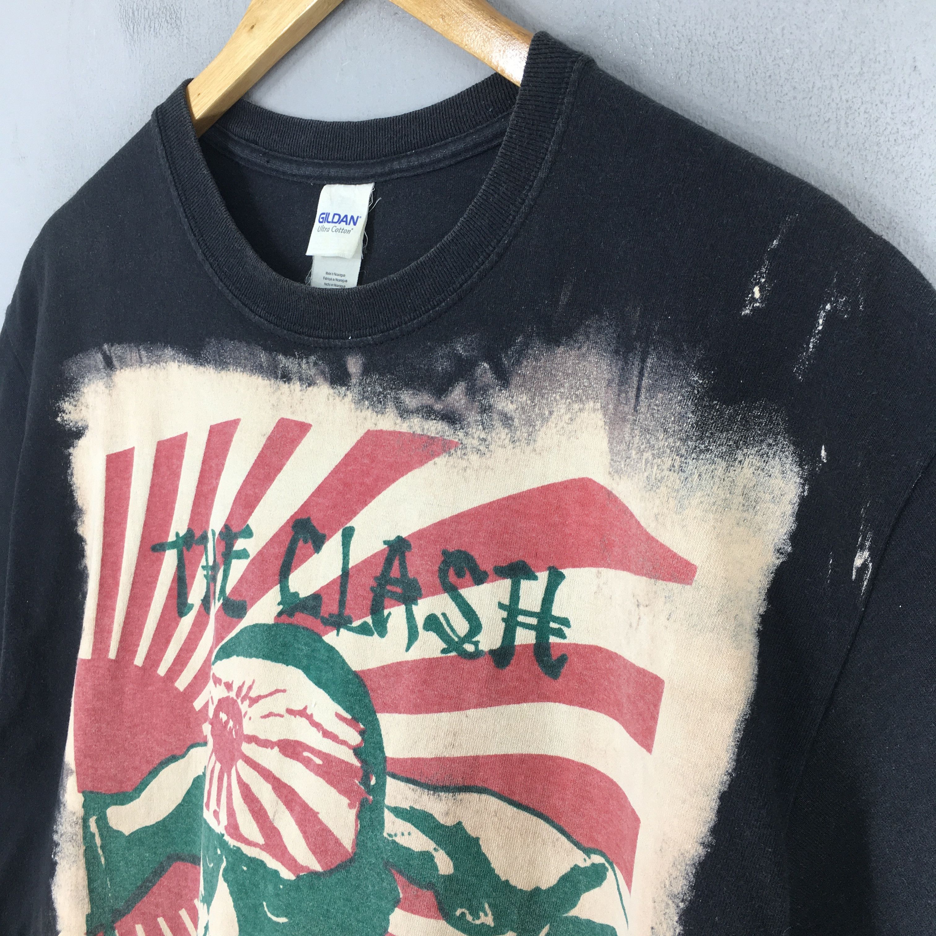 Band Tees × Vintage Vintage The Clash Kamikaze Punk Mosquitohead Tie Dye Size L Size US L / EU 52-54 / 3 - 3 Thumbnail
