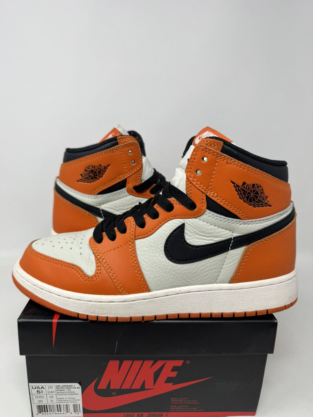 Jordan Brand Nike Air Jordan 1 Retro High Og Gs Shattered Backboard 2.0 Size US 5.5 / EU 38 - 3 Thumbnail