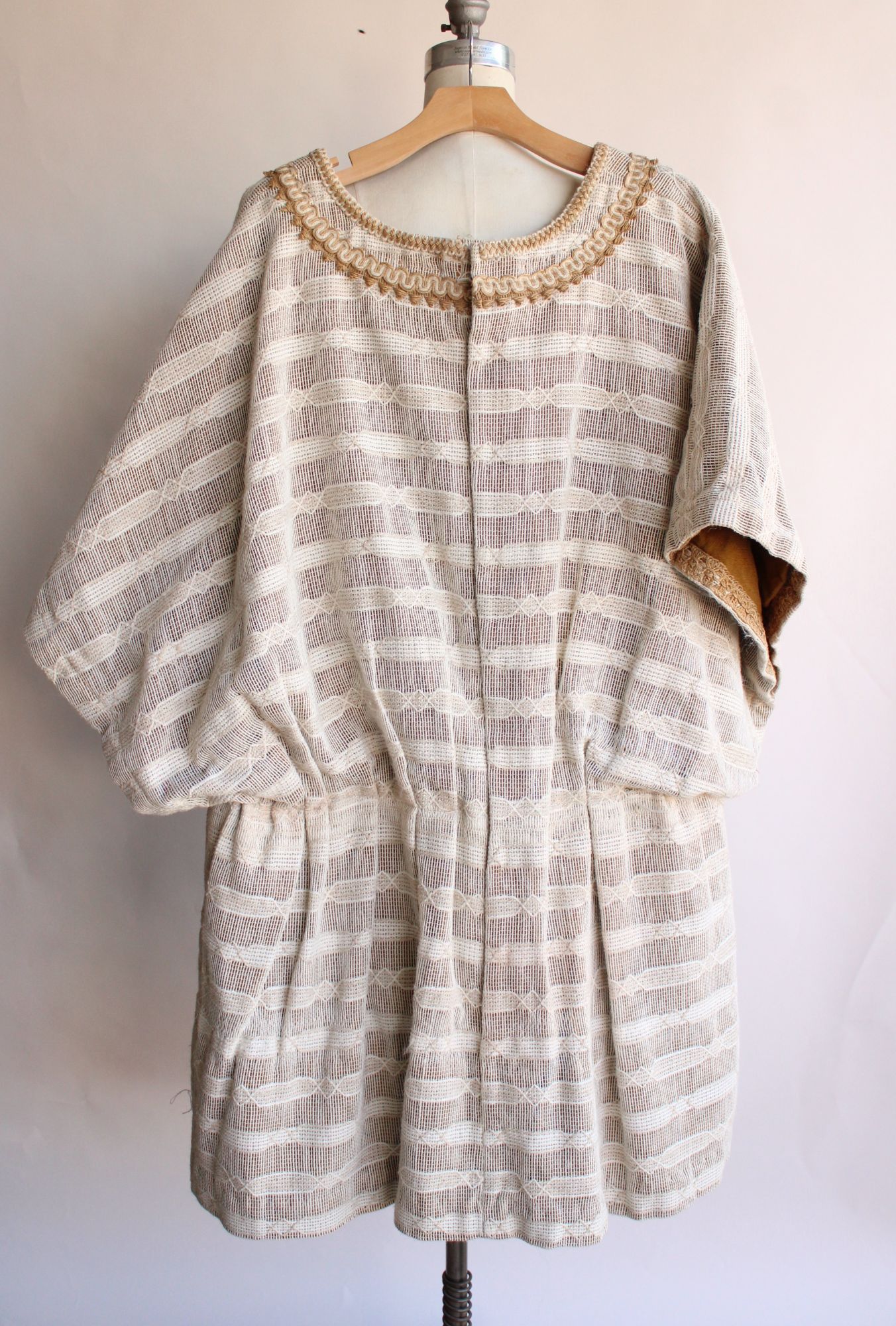 Vintage Vintage Mans Roman Style Costume Tunic, Worn by Richard Keil Size US XXL / EU 58 / 5 - 8 Thumbnail
