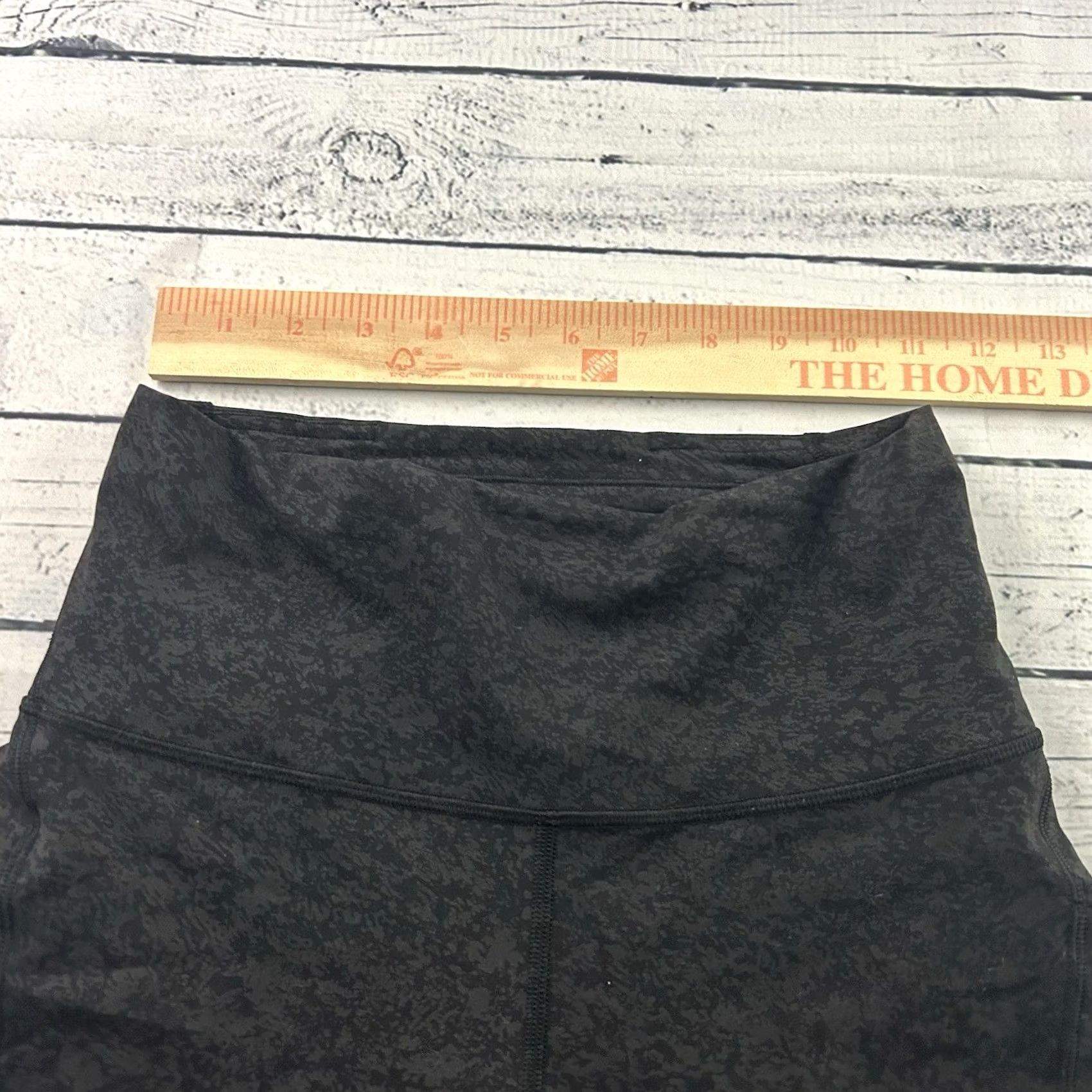 Lululemon Lululemon Black 5 Pocket Tight Leggings Women's 6 Athletic Knit Nylon Inseam 25 in Pockets Rise High-Rise Fast Free? Size 28" / US 6 / IT 42 - 3 Thumbnail