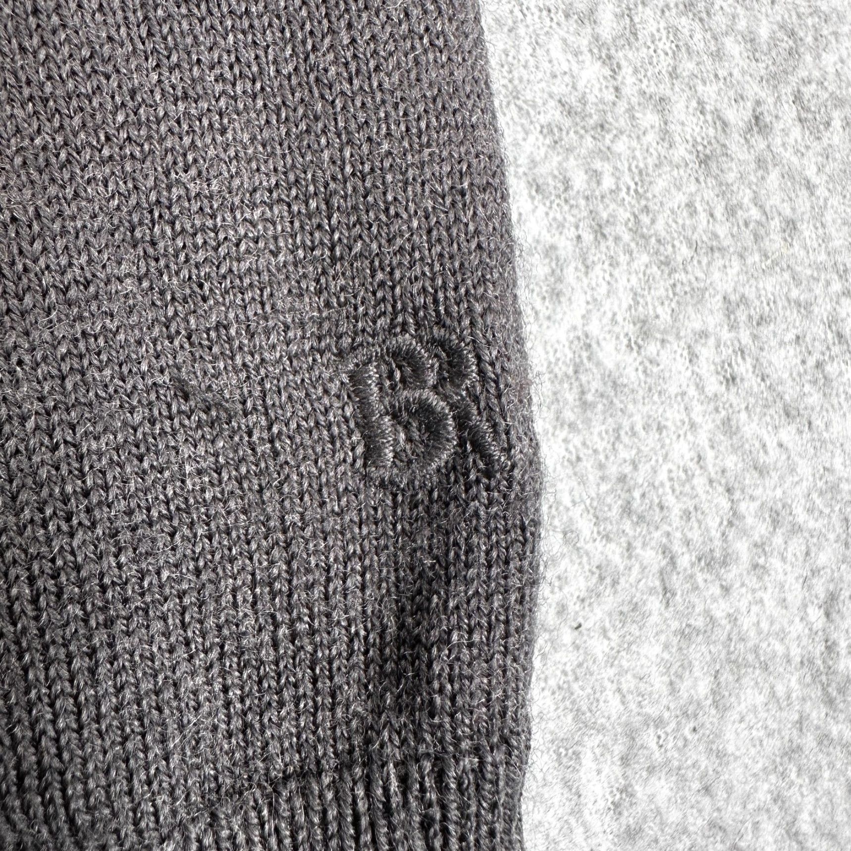Banana Republic VINTAGE Banana Republic Merino Wool Sweater Mens XL Gray Crew Neck Solid Knit Pullover Size US XL / EU 56 / 4 - 5 Thumbnail