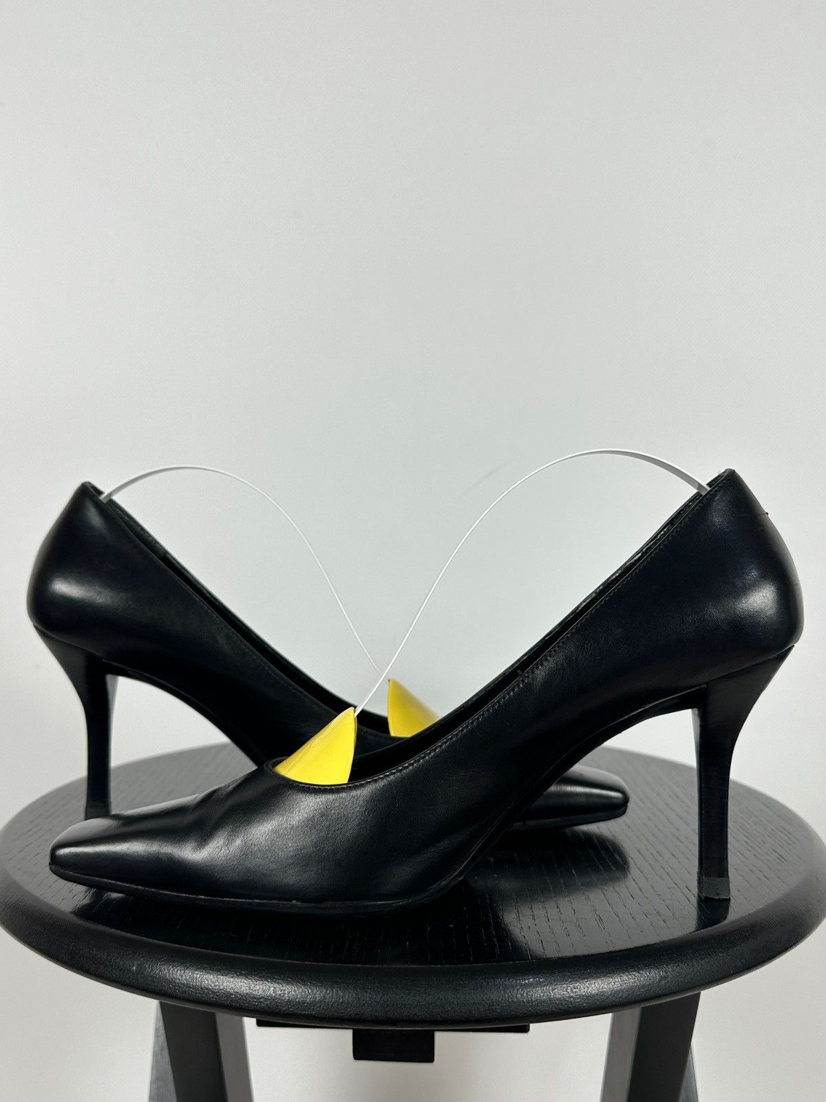 Gucci Vintage Gucci Leather Square Toe Gold Logo Heels Pumps Size US 7 / IT 37 - 8 Thumbnail