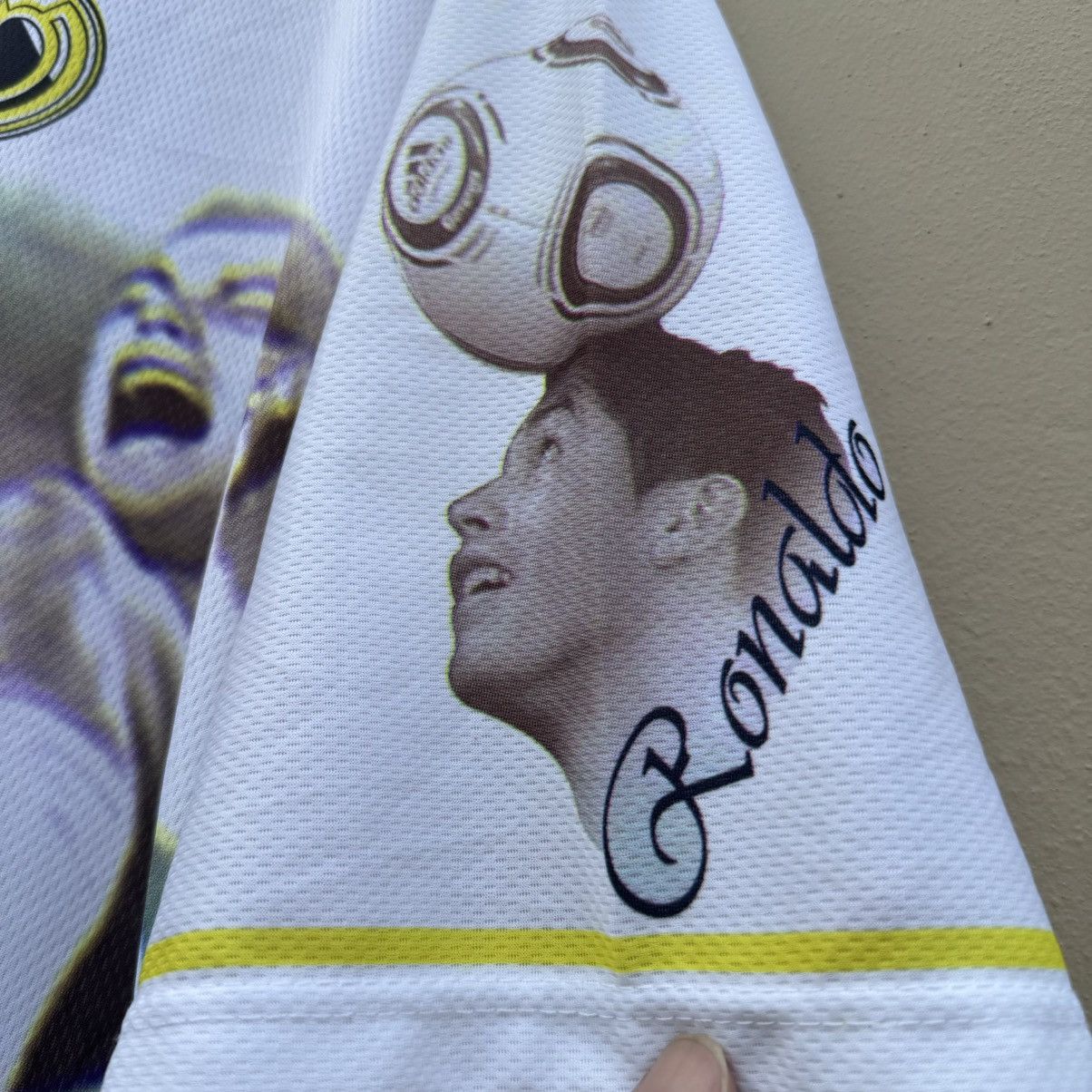 Vintage Vintage real madrid ronaldo football jersey Size US XL / EU 56 / 4 - 5 Thumbnail