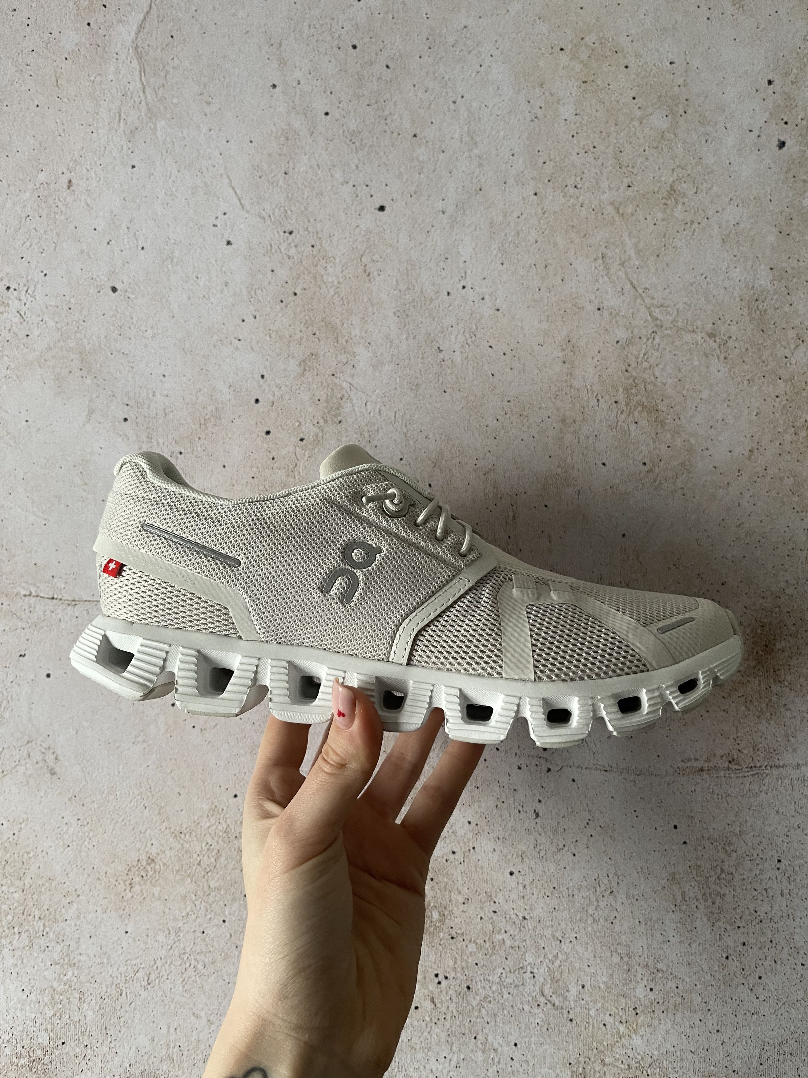 On Sneakers On Running Cloud 5 Pearl White (Women's) Federer Size US 6.5 / IT 36.5 - 1 Thumbnail