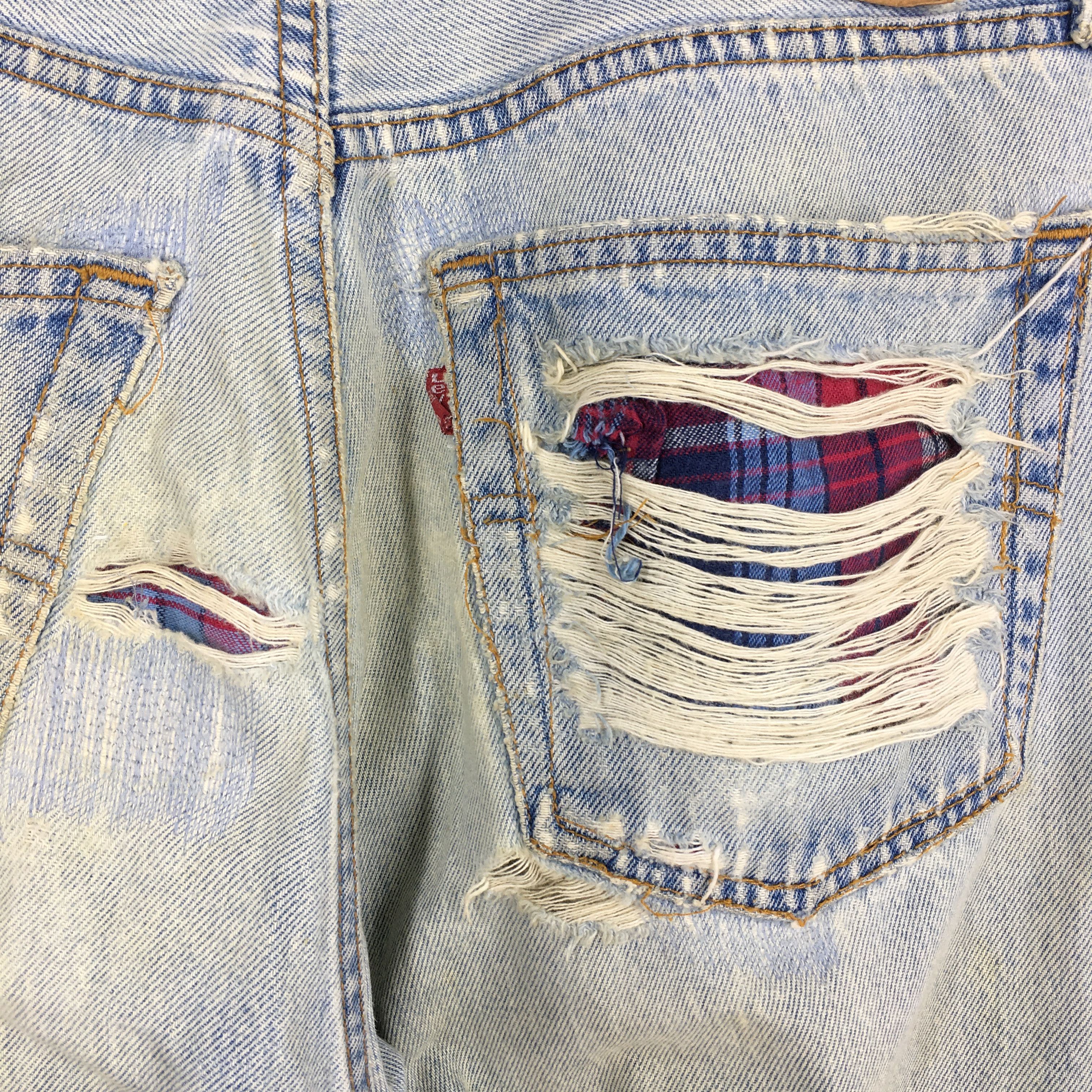 Levi's Size 30x31.5 Vintage 90s Levi's 501 Faded Blue Jeans S562 Size US 30 / EU 46 - 10 Thumbnail