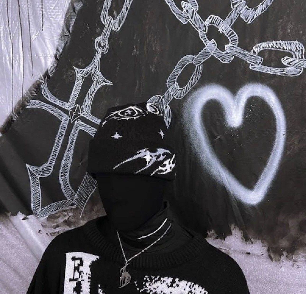Designer Y2K Rare Art Beanie (black + white) Star Print Size ONE SIZE - 2 Thumbnail
