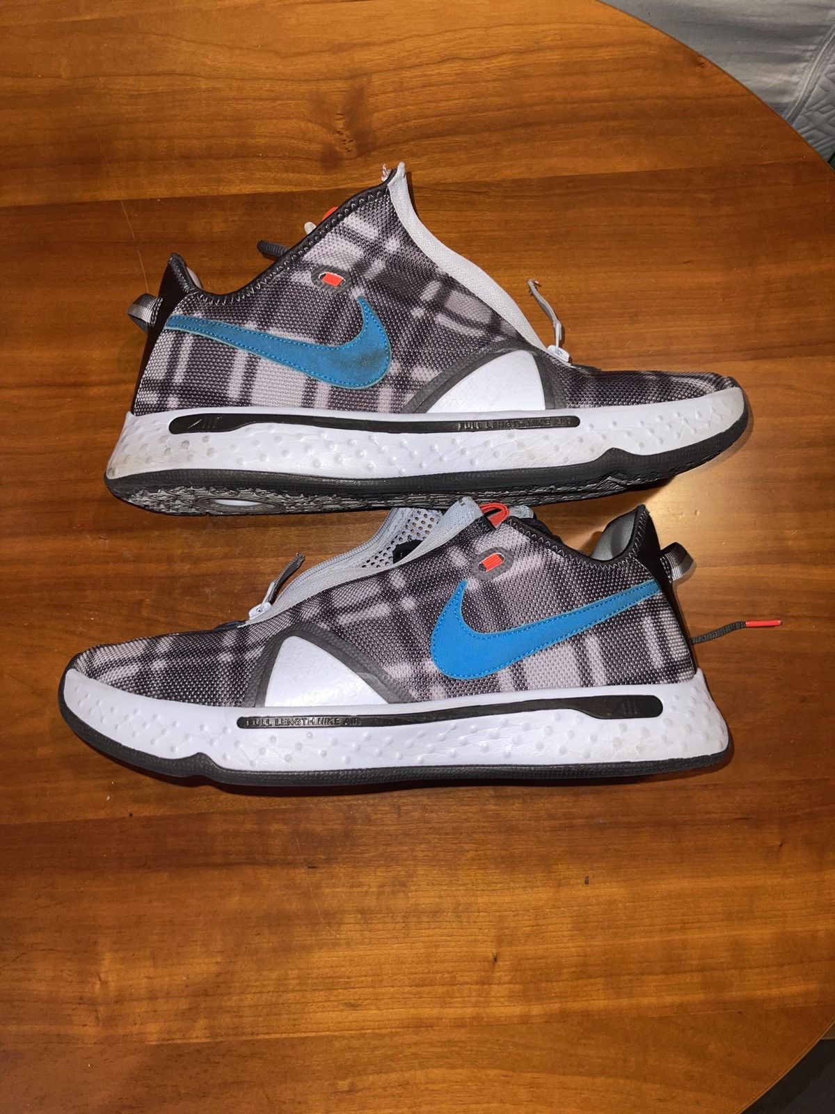 Nike Nike PG 4 Size US 15 / EU 48 - 1 Thumbnail