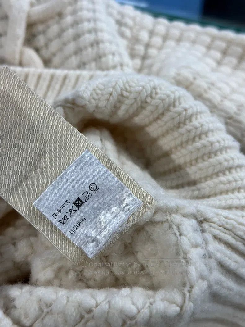 Hermes Hermes Embossed pig nose white pullover knitwear Size XS / US 0-2 / IT 36-38 - 5 Thumbnail