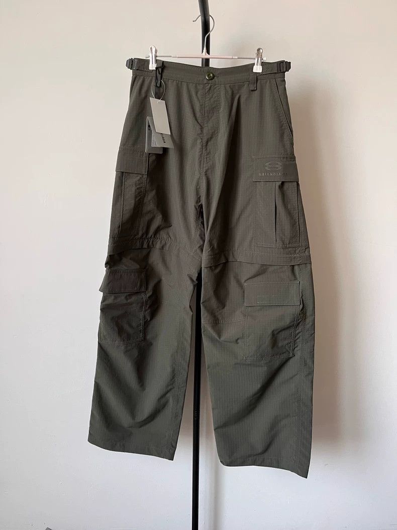 Balenciaga balenciaga ski logo long pants-dmc Size US 26 / EU 42 - 1 Thumbnail