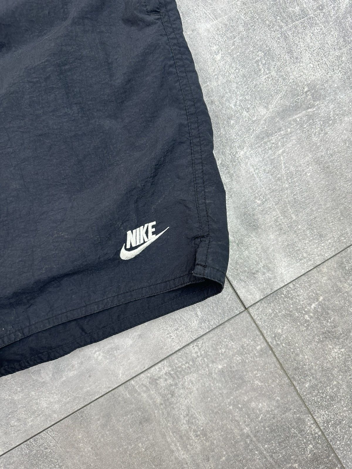 Nike Nike Vintage Rare Shorts Big Swoosh Logo Size xl Size US 38 / EU 54 - 6 Thumbnail