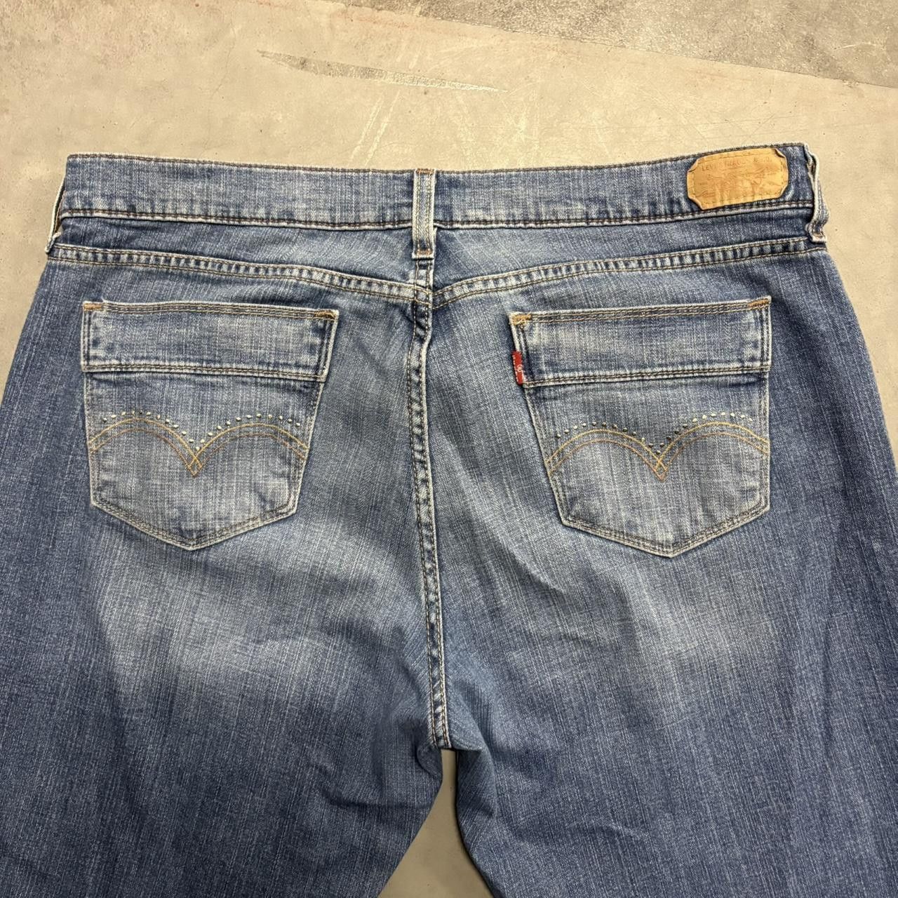 Levi's Vintage Y2K/2000s Bootcut Levis 515 Medium wash Denim Jeans! Size US 36 / EU 52 - 7 Thumbnail