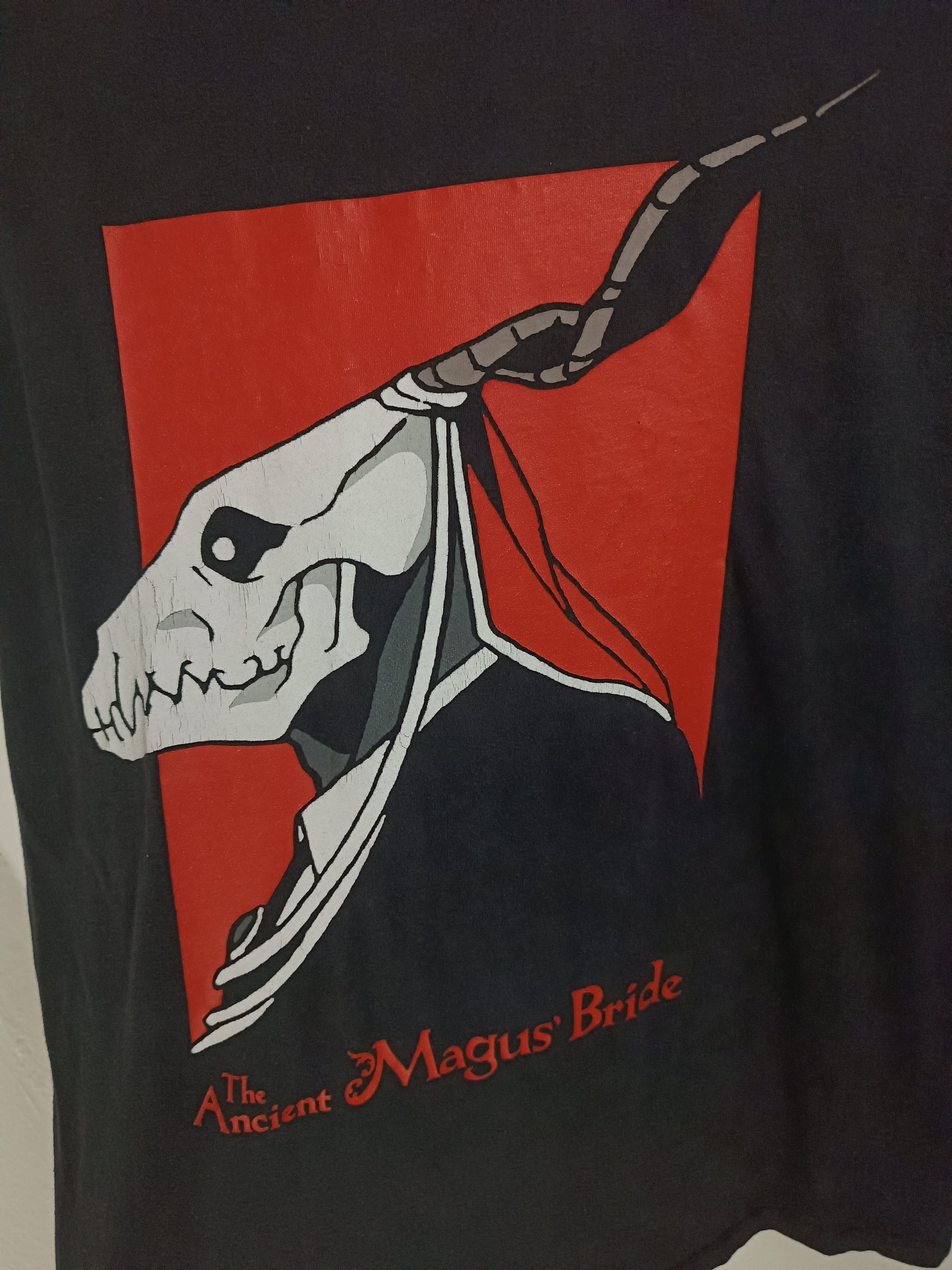 Anime VINTAGE THE ANCIENT MAGUS' BRIDE FADED MANGA COMIC TEE Size US L / EU 52-54 / 3 - 9 Thumbnail