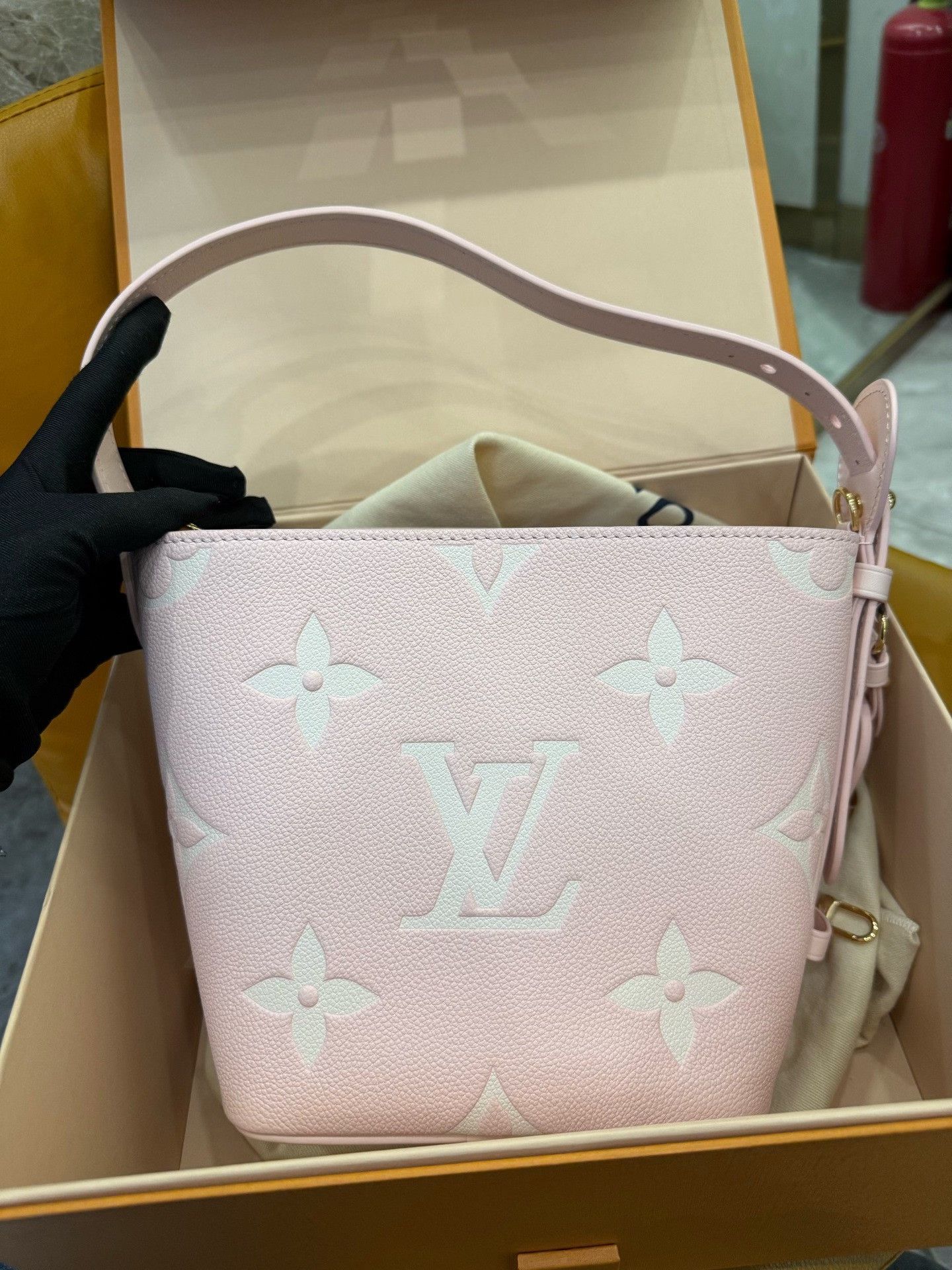 Louis Vuitton Pre-loved Bag Very good condition Size ONE SIZE - 1 Thumbnail