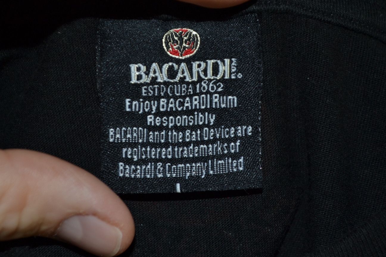 Vintage Vintage Bacardi Rum t-shirt tee L Size US L / EU 52-54 / 3 - 6 Thumbnail