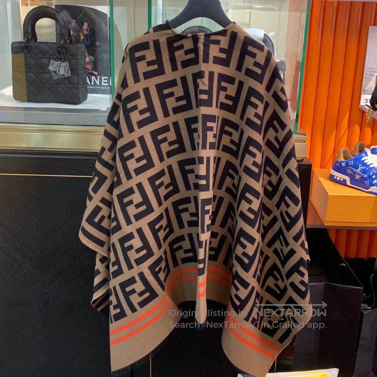 Fendi Fendi Wool Silk Scarf Shawl 140x140 cm. Size US S / EU 44-46 / 1 - 2 Thumbnail