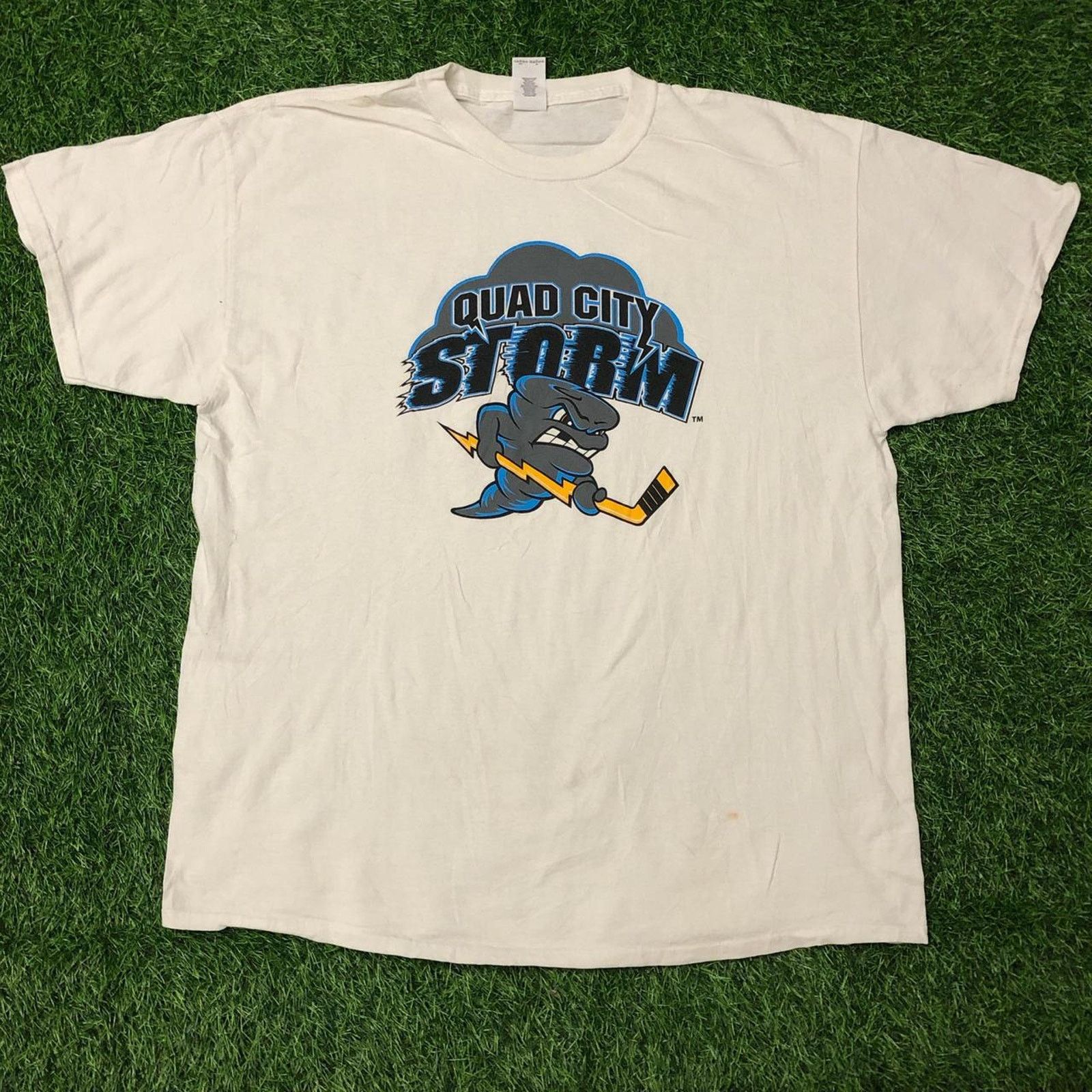 Gildan Men’s White Quad City Storm Graphic Tee Size US XL / EU 56 / 4 - 1 Thumbnail