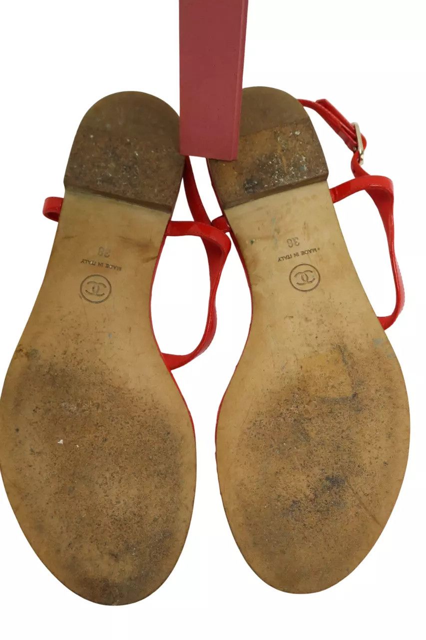 Chanel CHANEL Women's EU 38 Red Patent Leather Flip Flops Sandals Size US 8 / IT 38 - 12 Thumbnail