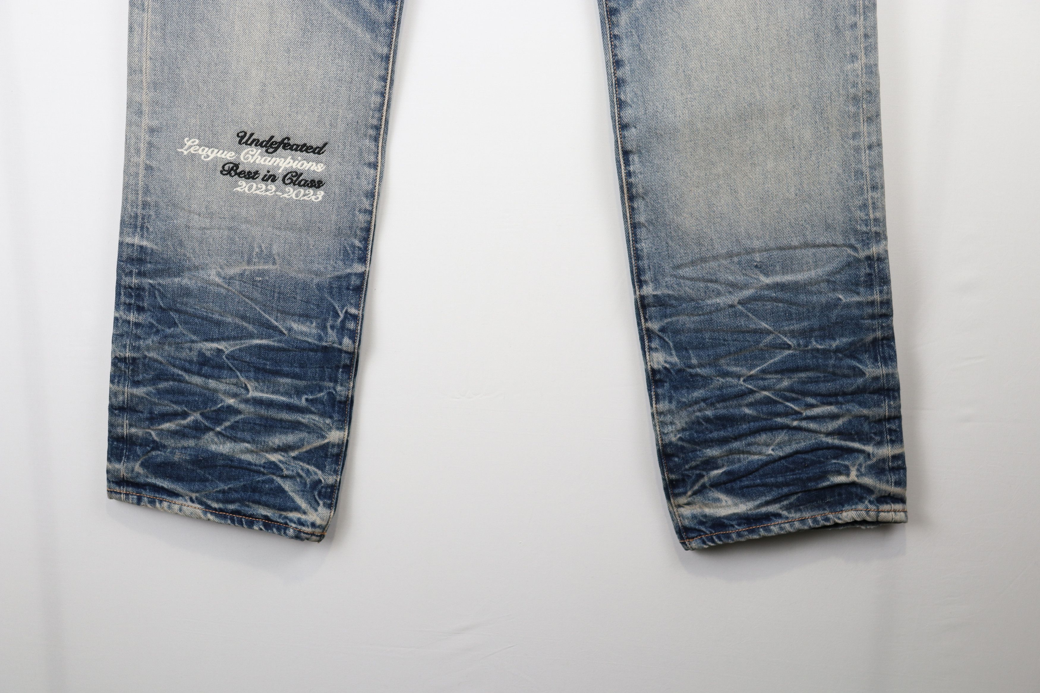 Amiri o1rshd Varsity Tiger Straight Jeans in Vintage Indigo Size US 30 / EU 46 - 2 Thumbnail