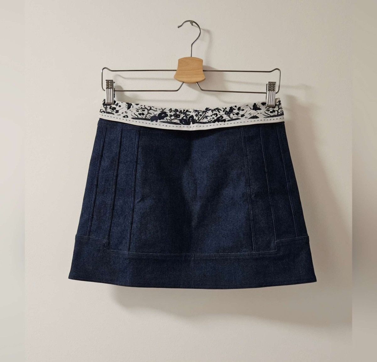 Vintage Rare Vintage Hand-Embroidered Mini Skirt By SHIATZY CHEN Size 28" / US 6 / IT 42 - 7 Thumbnail