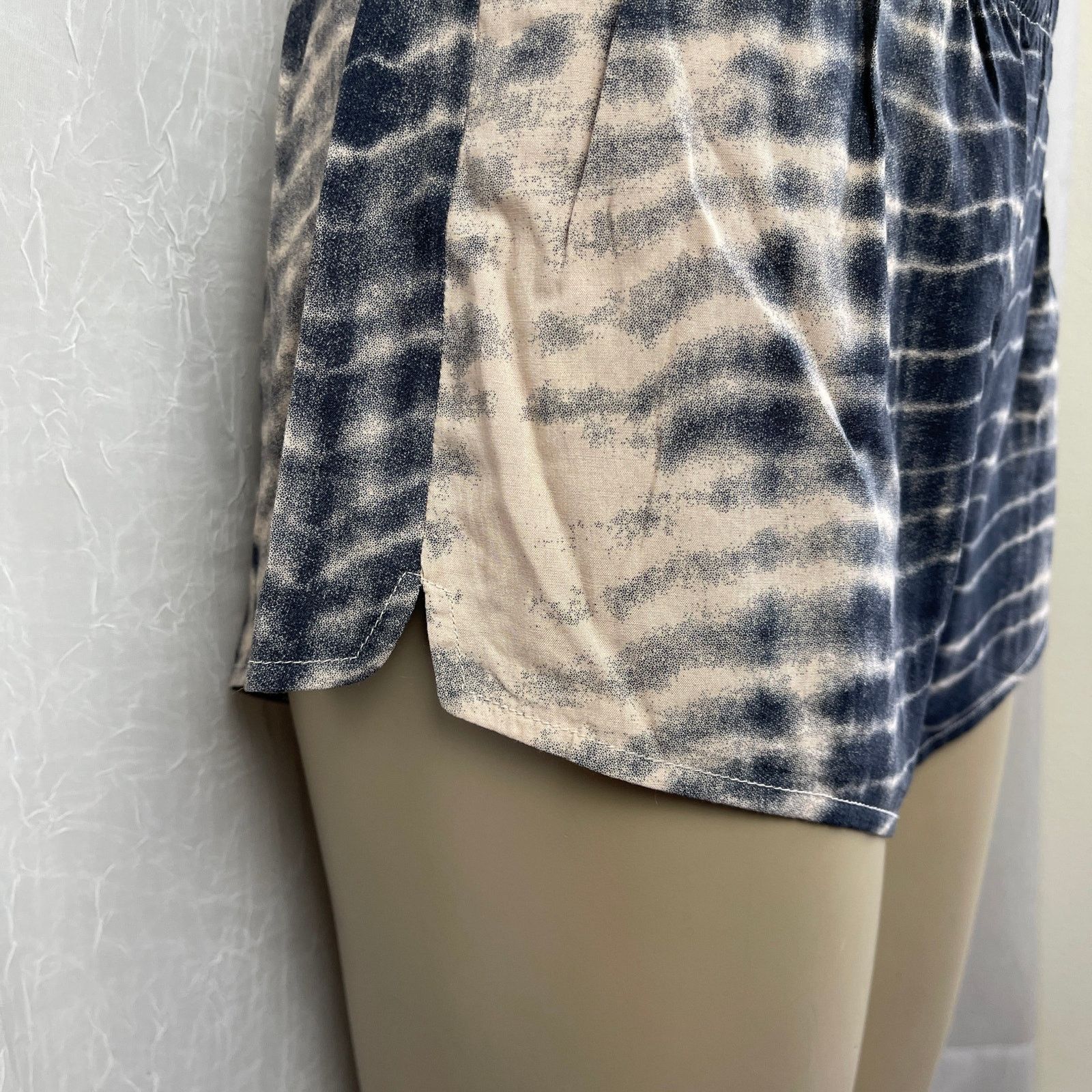 Forever 21 Taupe Charcoal Stripe Dye Dolphin Shorts Forever 21 XS NWT Size 23" - 3 Thumbnail
