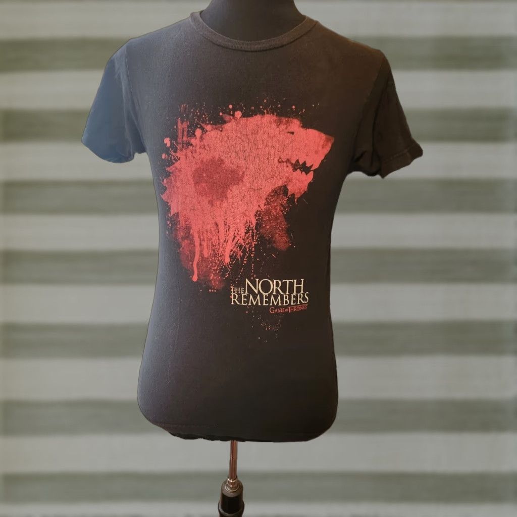 Vintage Game Of Thrones Mens T Shirt The North Remembers Black Size Small Shirt Mens Small Black Graphic Print Logo 90s TV Theme Size US S / EU 44-46 / 1 - 1 Thumbnail