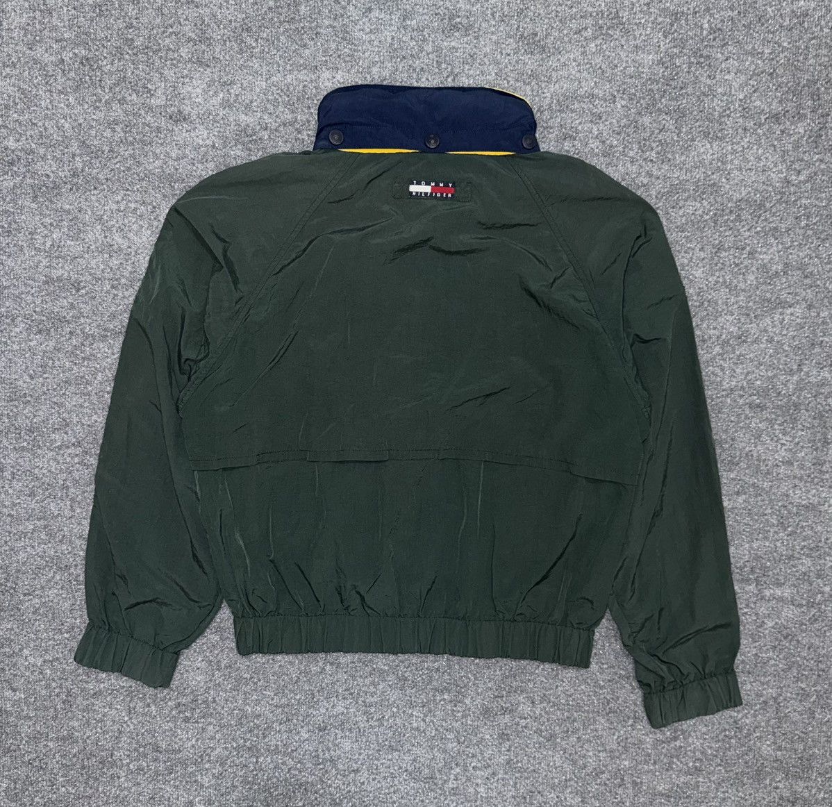 Tommy Hilfiger Vintage Tommy Hilfiger Spellout Windbreaker Jacket Size US XL / EU 56 / 4 - 13 Thumbnail