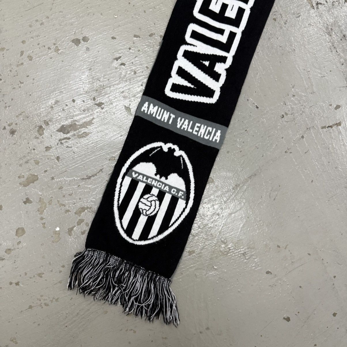 Vintage Vintage Amunt Valencia CF Fanwear Football Soccer Scarf Size ONE SIZE - 3 Thumbnail