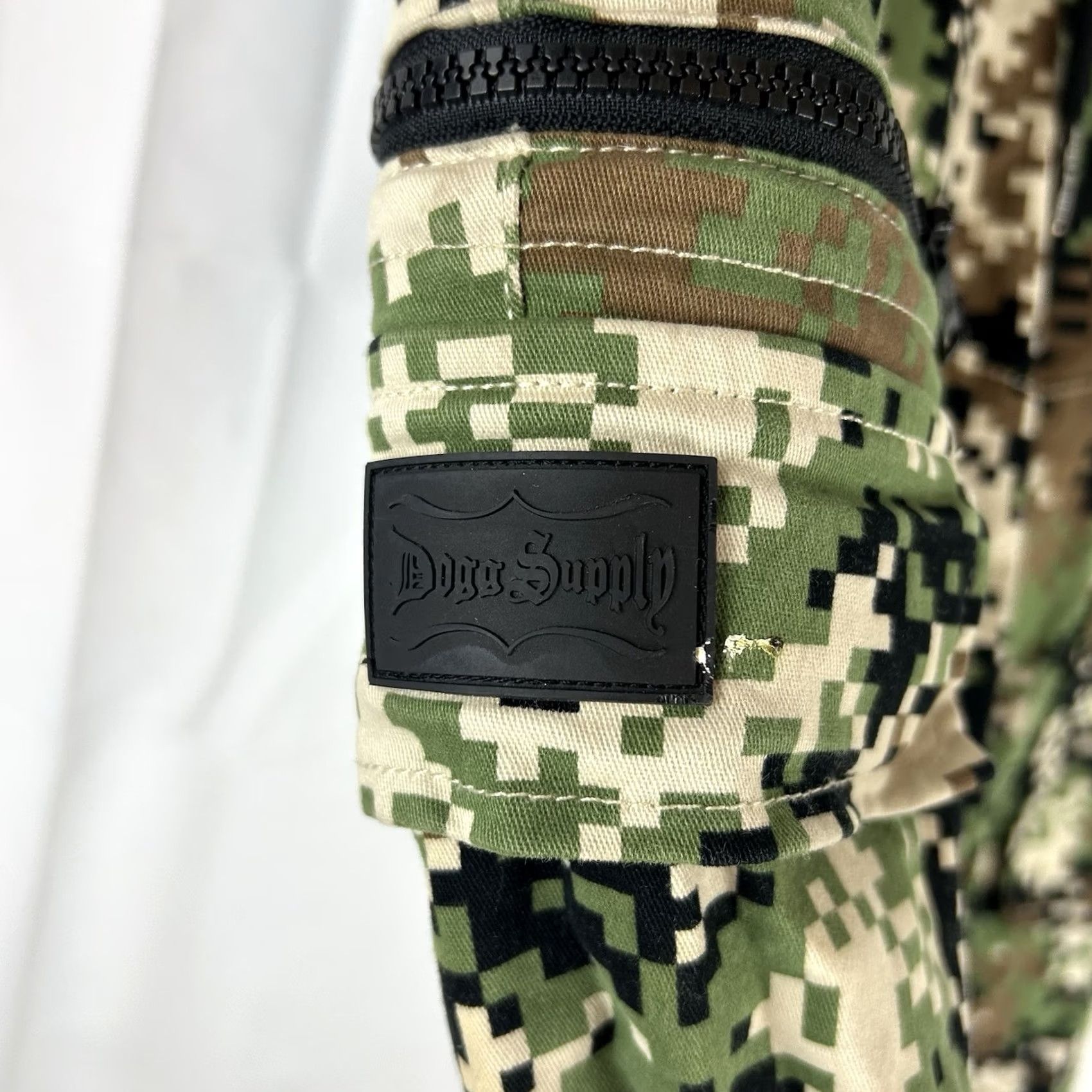 Vintage SNOOP DOGG Supply Pull On Cargo Pants Army Digi CAMO Small Cargo Pants Mens Camouflage Hip Hop Size US 29 - 7 Thumbnail