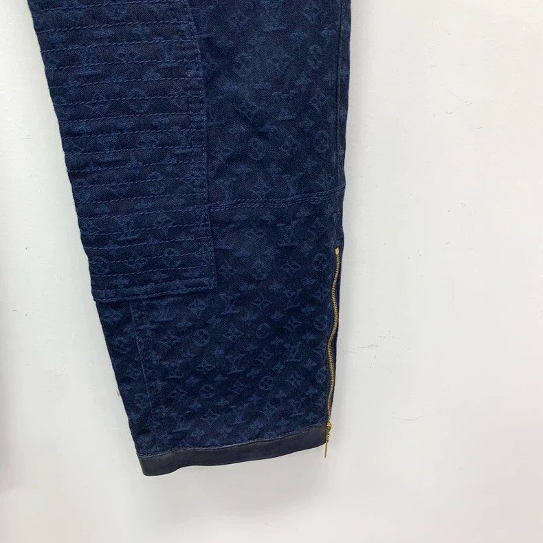Louis Vuitton Louis Vuitton Navy logo embossed full-print cotton slacks Size US 42 / EU 58 - 4 Thumbnail