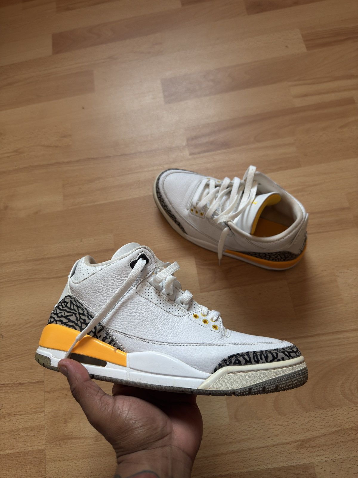 Jordan Brand Air Jordan 3 Tangerine Size US 8.5 / IT 38.5 - 1 Thumbnail