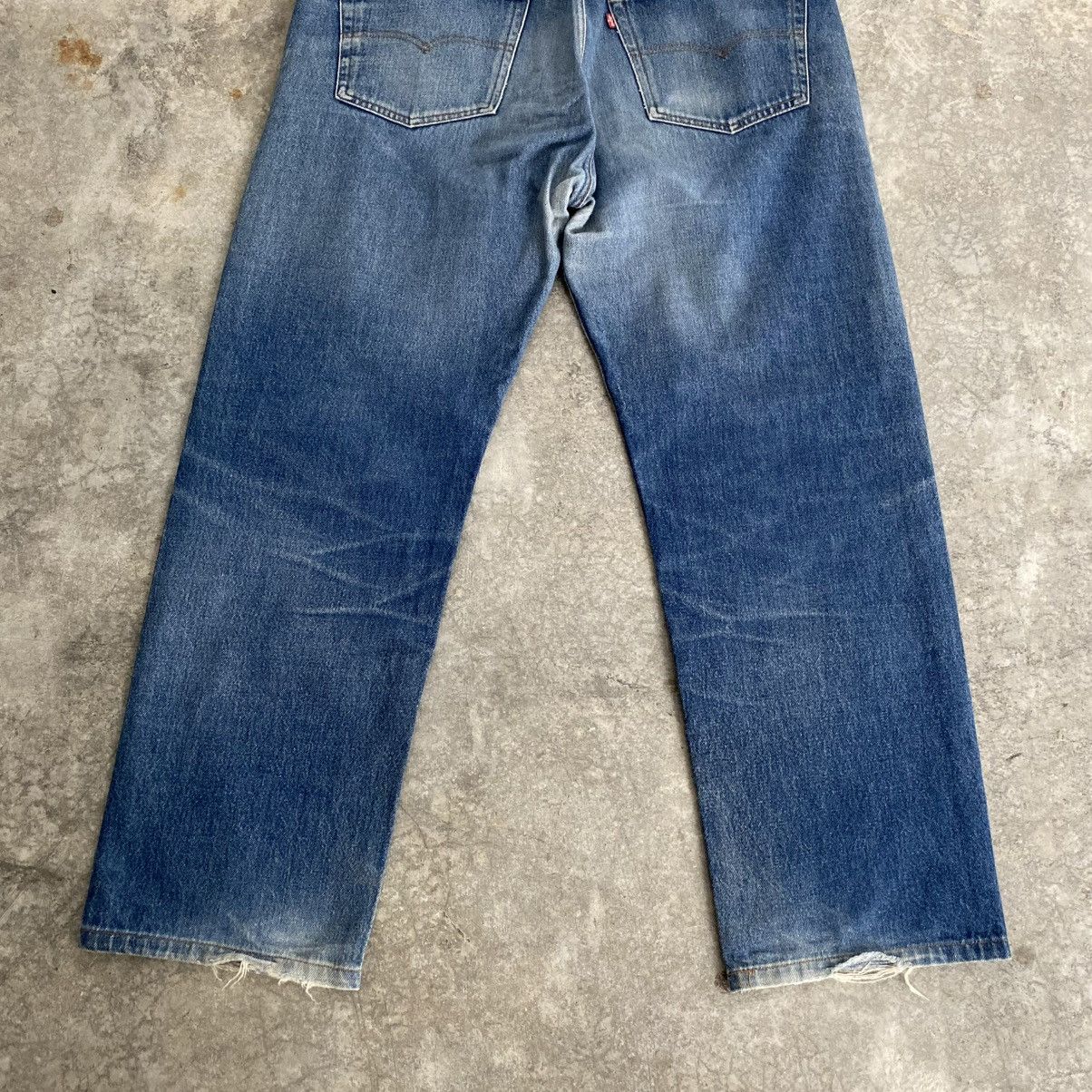 Levi's Size 39x30 Vintage 1993 Levis 501 Faded Blue Denim Jeans Size US 39 - 11 Thumbnail