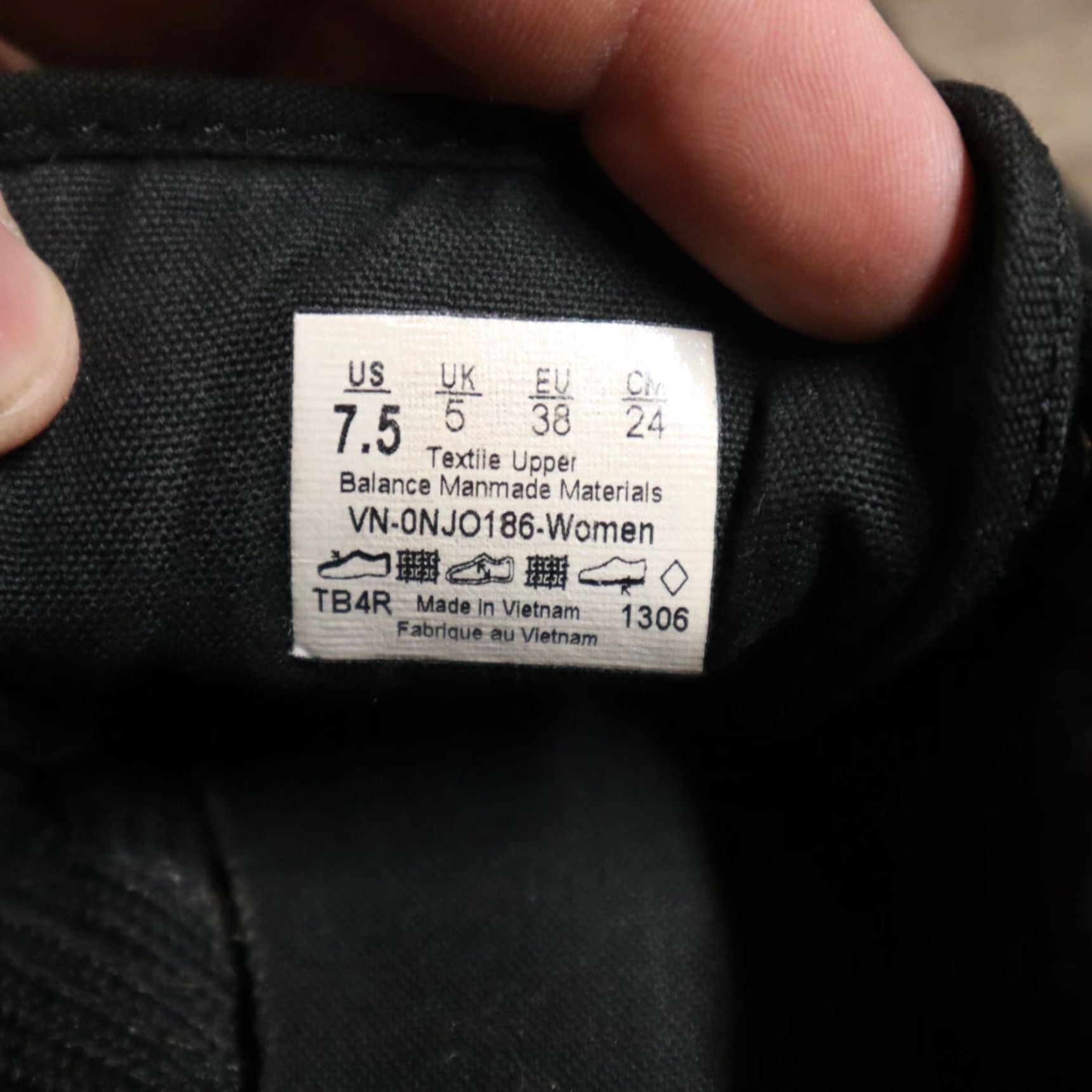 Vans Vans Atwood Canvas Low Top Skate Shoes Triple Black VN-0NJO186 Women’s Size 7.5 Size L / US 10 / IT 46 - 6 Thumbnail