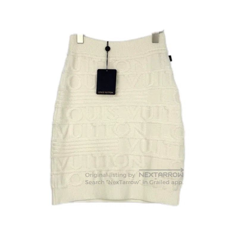 Other Louis Vuitton size s White monogrammed logo sheepskin nylon Size 24" / US 00 / IT 34 - 1 Thumbnail
