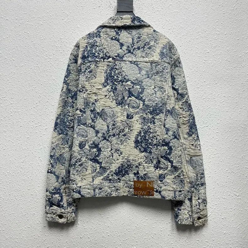 Louis Vuitton Louis Vuitton Floral patchwork denim jacket Size US L / EU 52-54 / 3 - 2 Thumbnail