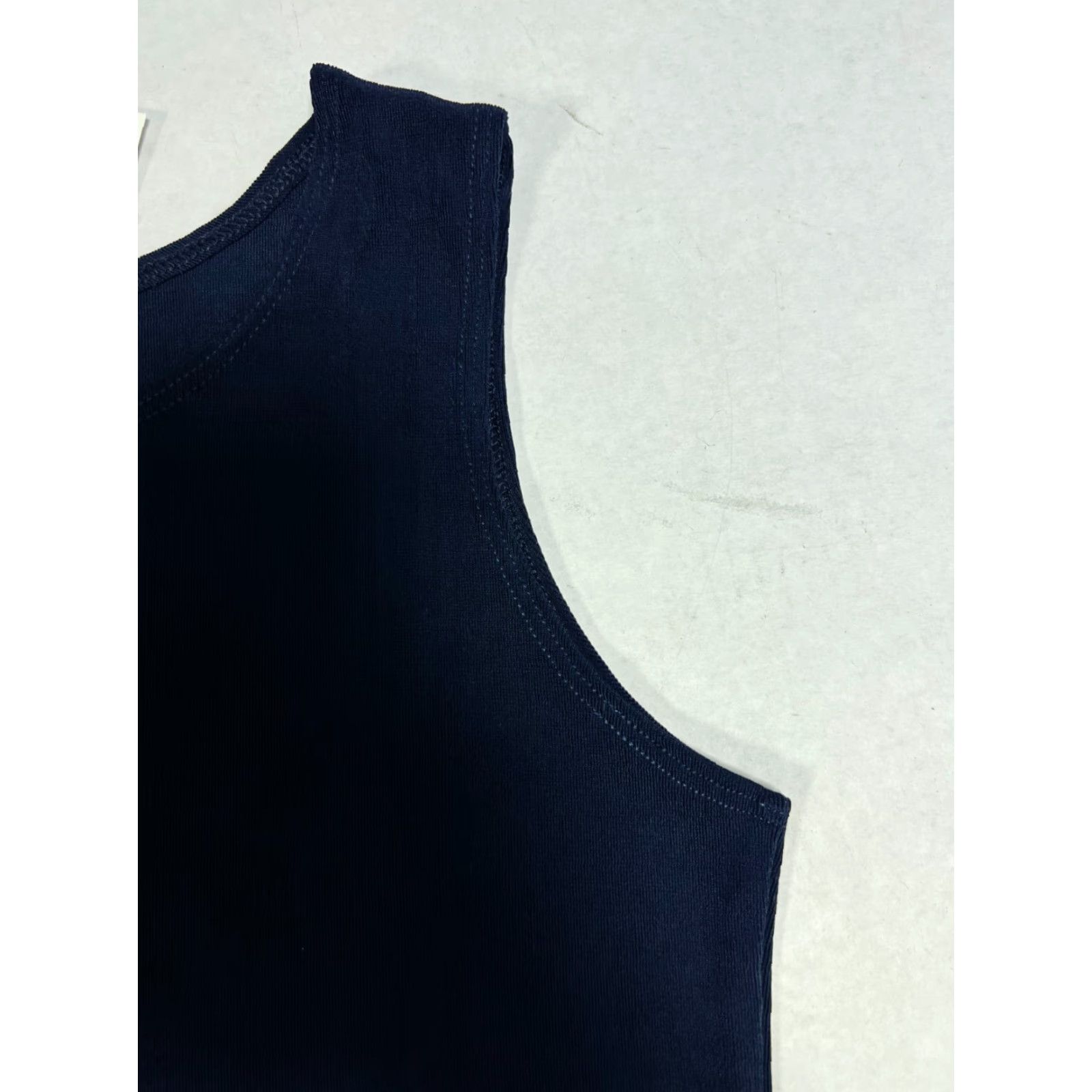 Vintage VINTAGE Chico's Travelers Essentials Wrinkle Resistant Reversible Neckline Tank Top, Adult Large, Black, Travel, Womens Size L / US 10 / IT 46 - 2 Thumbnail