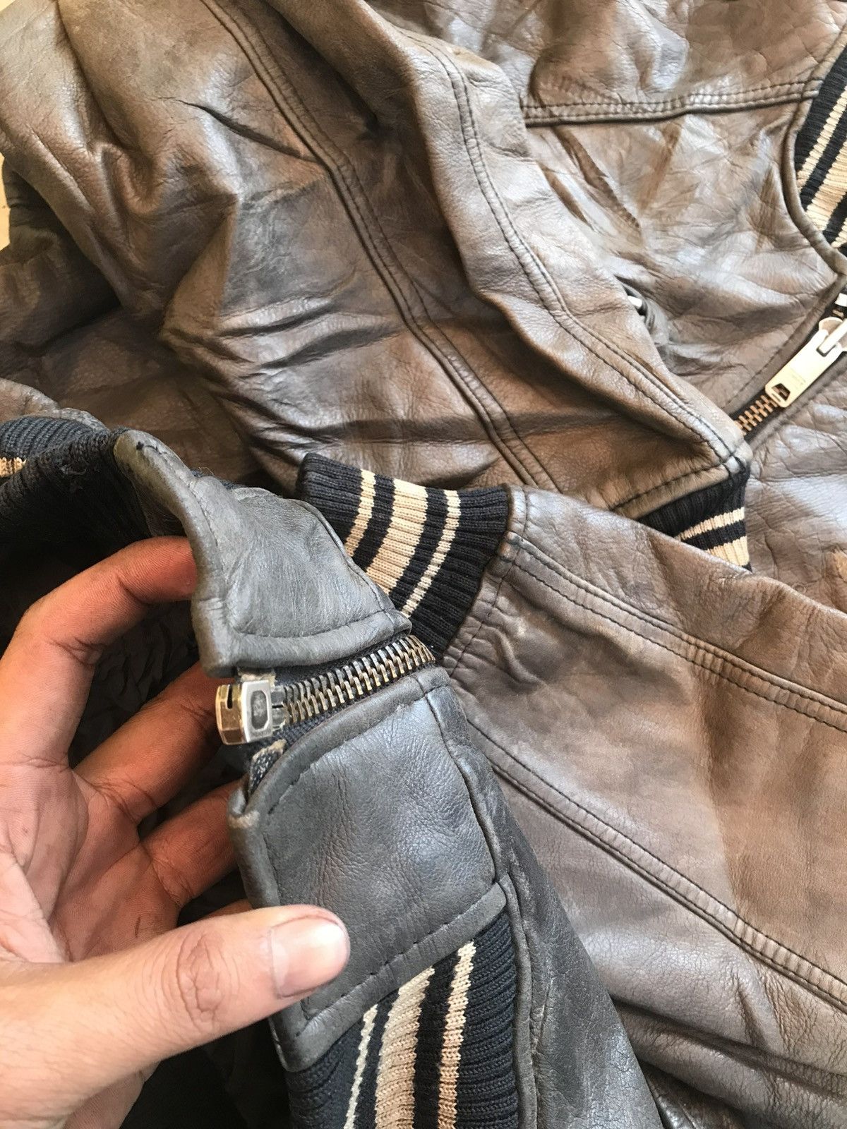 Avirex Vintage Avirex Black Faded Leather Jacket (size S) Size US S / EU 44-46 / 1 - 10 Thumbnail