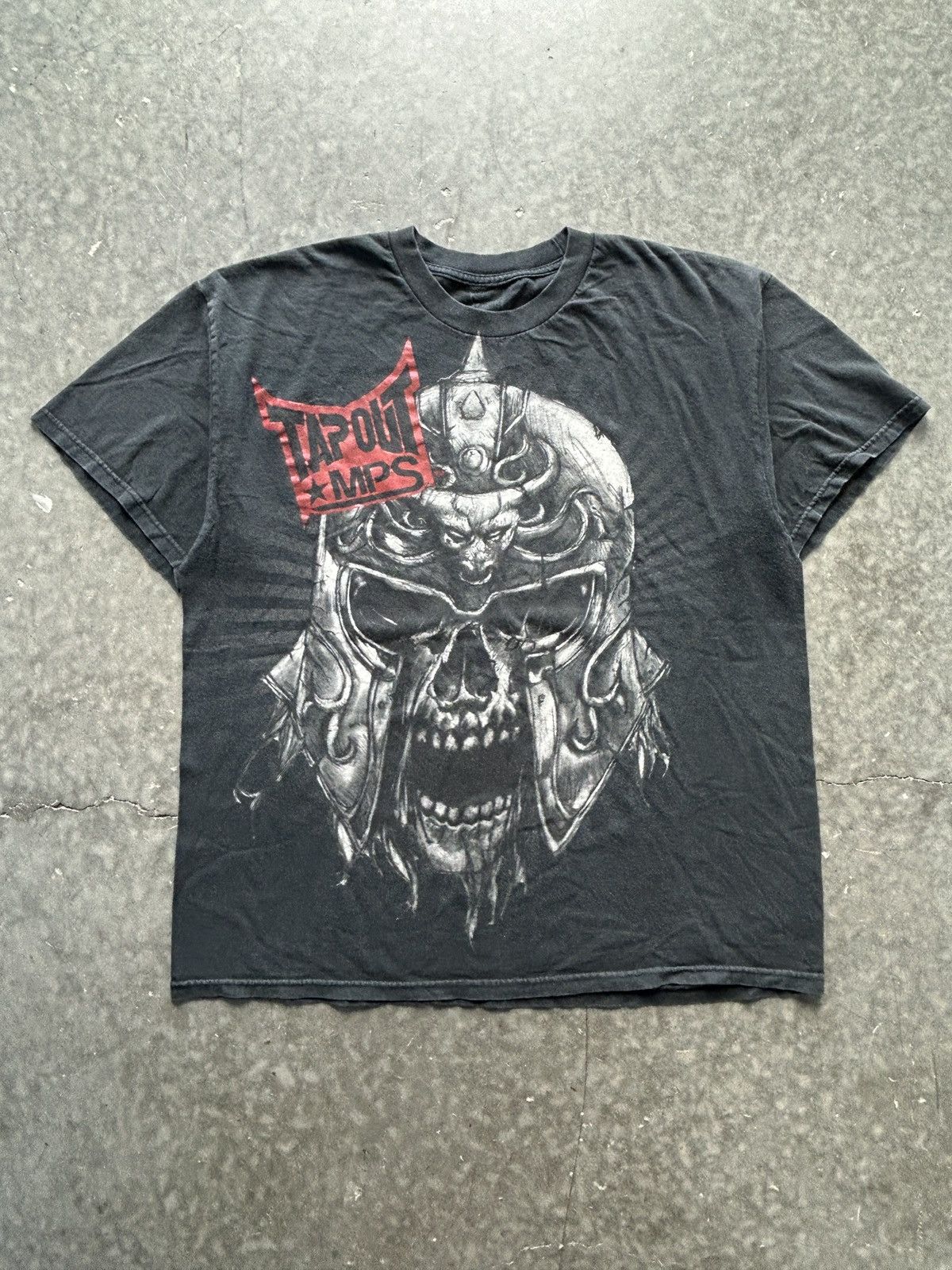 Tapout Vintage Y2K Tapout Graphic Tee Faded Black Size US XL / EU 56 / 4 - 1 Thumbnail