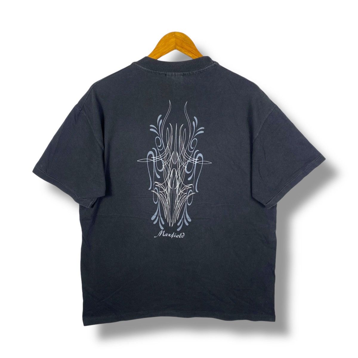 Vintage 90's MAXFIELD Los Angeles Tribal Style Graphic Tee