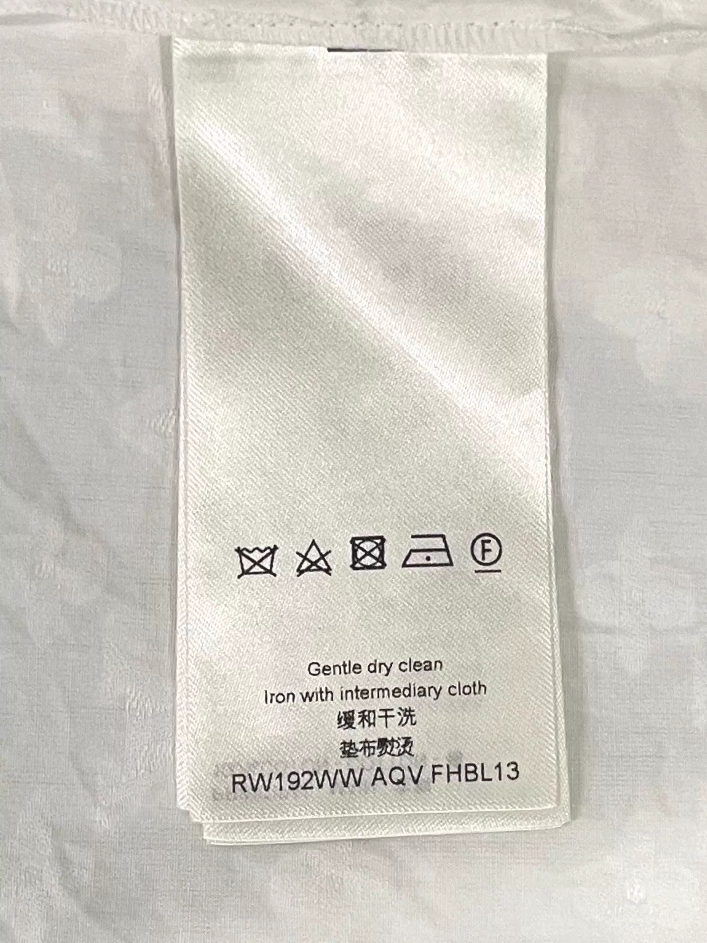 Louis Vuitton LV Women's Stand Collar Sleeveless Blouse Full Logo Print Size XS / US 0-2 / IT 36-38 - 6 Thumbnail